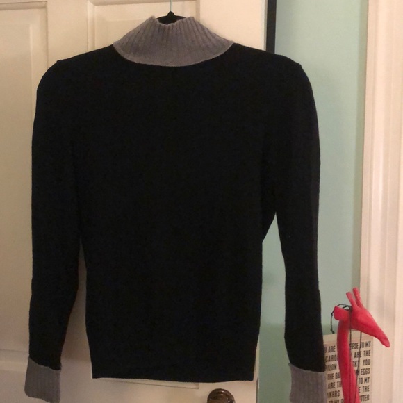 Black and grey cashmere turtleneck - Picture 4 of 4